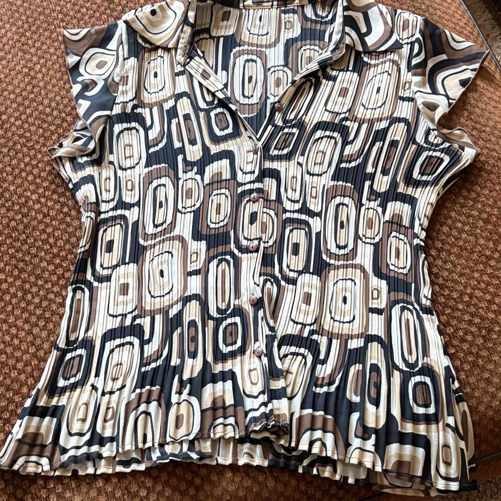 Essentials Women's Button Down Shirt - Brown and Cream Geometric